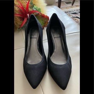 Impo Edlyn Stretch Dress Pump in Black 6M like new